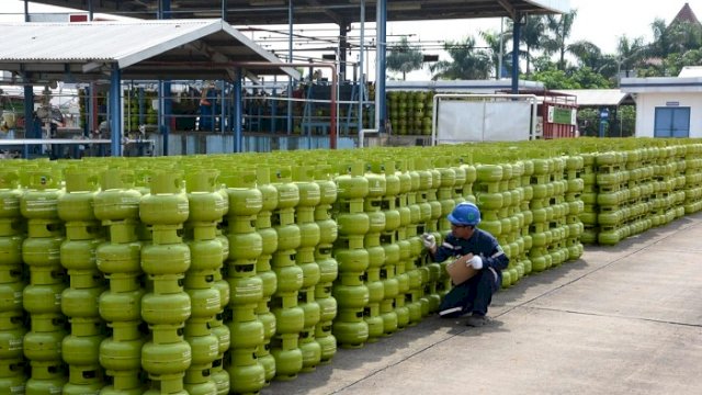 Pertamina menambah pasokan LPG 3 kg fakultatif pada bulan April di Sulawesi sebanyak 645.720 tabung atau 4,66 persen lebih banyak dari alokasi normal pada bulan April. ()