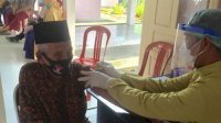Penerima Vaksin Covid Tertua di Lutra Berusia 85 Tahun