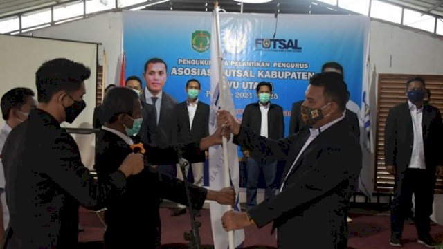 Pengurus AFK Luwu Utara resmi dilantik di Teras Adira Masamba, Minggu 25 April 2021.