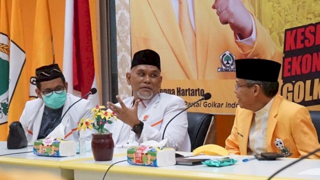 Ketua DPW PKS Sulsel Amri Arsyid dan Ketua Golkar Sulsel Taufan Pawe di Kantor DPD I Golkar Sulsel di Jalan Amanagappa, Kamis (29/4/2021).