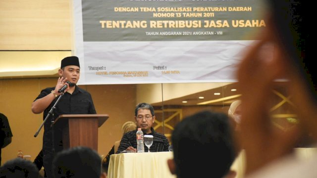 Anggota DPRD Makassar, Rachmat Taqwa Quraishy sosialisaskan Perda Retribusi Jasa Usaha di Hotel Pessona, Jalan Andi Mappanyukki, Selasa (25/5/2021).