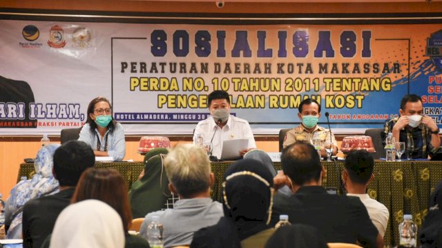 Anggota DPRD Makassar, Ari Ashari Ilham sosialisasikan Perda Pengelolaan Rumah Kost, di Hotel Almadera, Minggu (30/5/2021).