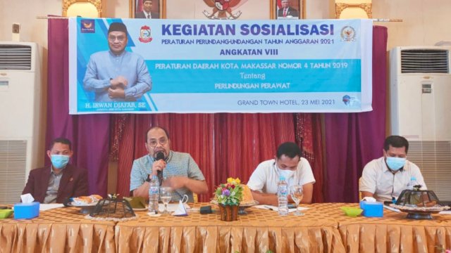 Anggota DPRD Makassar, Irwan Djafar sosialisasikan Perda Perlindungan Perawat, di Hotel Grand Town, Minggu (23/5/2021).