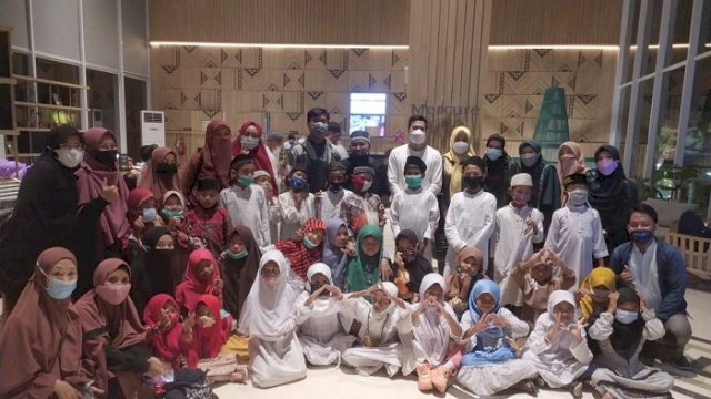 Wakil Ketua DPRD Makassar Andi Nurhaldin Buka Puasa Bersama Puluhan Pemulung di Hotel