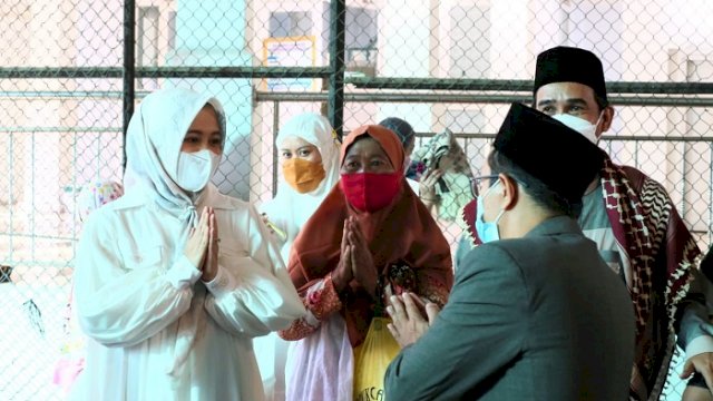 Wakil Walikota Makassar Fatmawati Rusdi setelah melaksanakan salat Idul Fitri di lapangan tennis DPRD Makassar, Kamis (13/5/2021).