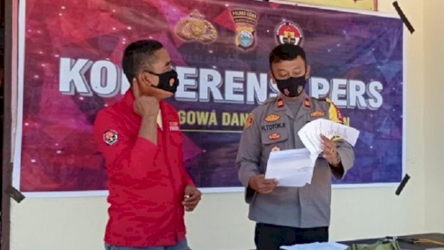 Petugas saat rilis kasus pencurian. (int)