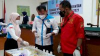Hakim dan Puluhan Pegawai Pengadilan Negeri Sinjai Jalani Tes Urine