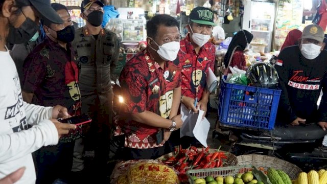 Tim Pengendalian Inflasi Daerah (TPID) Kabupaten Gowa melakukan pemantauan ketersediaan dan harga kebutuhan pokok di pasar, Kamis (6/5/2021).