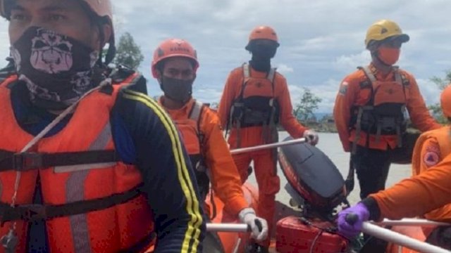 3 Hari Hilang Terseret Arus, Tubuh Korban Ditemukan Tersangkut di Tengah Sungai