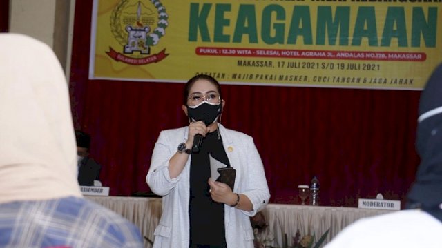Anggota DPRD Sulsel dari Fraksi Golkar Debbie Purnama Rusdin melakukan sosoalisasi kebangsaan tentang keagamaan di Hotel Graha di Jalan Andalas Makassar, Minggu (18/7/2021).