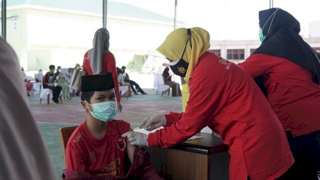 BIN Gelar Vaksinasi Massal di Gowa, Sasar Santri Madrasah