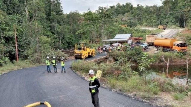 Pembangunan Ruas Jalan Penghubung Lutim-Sulteng Dilanjutkan
