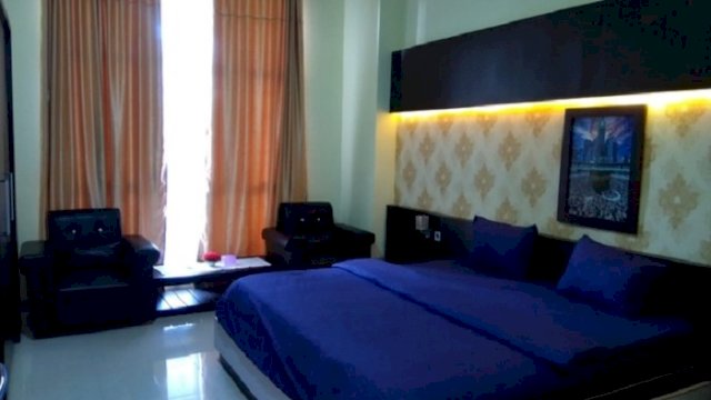 Kamar isolasi yang layaknya kamar hotel.