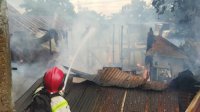 Rumah Warga Bulurokeng Terbakar, 5 Mobil Damkar Dikerahkan