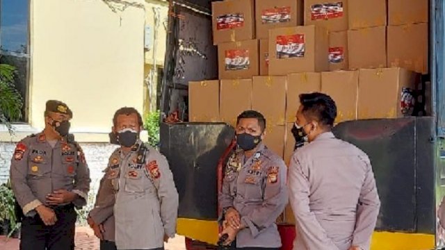 Ribuan Paket Sembako Siap Dibagi ke Warga Terdampak Pandemi di Makassar