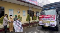 Salurkan Bantuan Sembako, Wabup Gowa Berharap Warga Selalu Terapkan Prokes