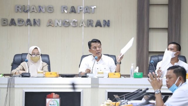 Pansus Ranperda RPJMD DPRD Kota Makassar melakukan pertemuan ketiga dalam rangka pembahasan Ranperda tersebut, di ruang Badan Anggaran DPRD Makassar, Jumat (30/07/2021).