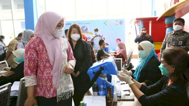 Tinjau Wisata Vaksin Gratis PHRI, Fatmawati Rusdi: Prokes Jangan Kendor!