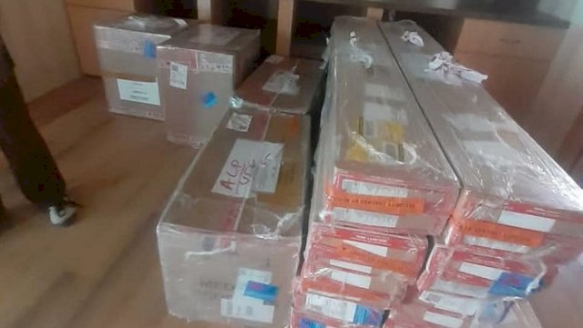 Pemprov Sulsel mendatangkan alat High Flow Nasal Cannula (HFNC) guna meningkatkan pelayanan bagi pasien Covid-19. Alat ini digunakan untuk membantu pernapasan terapi oksigen aliran tinggi.