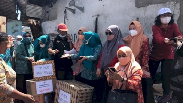 PKK Sulsel Kunjungi Korban Kebakaran di Jongaya dan Beri Bantuan