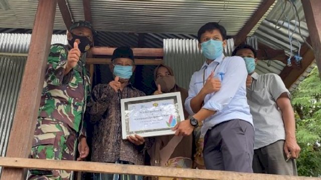 189 Warga Kurang Mampu di Barru Dapat Pemasangan Listrik Gratis