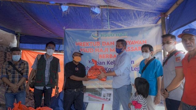 RSUD Haji Serahkan Bantuan untuk Korban Kebakaran di Jongaya