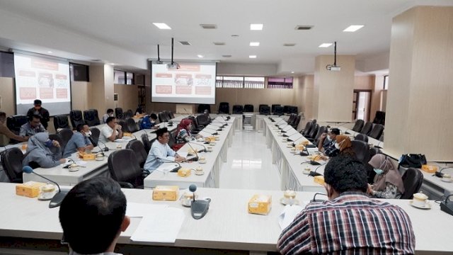DPRD Makassar dan Tim Ahli Bahas Perda Perlindungan Guru