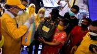 Ketua Golkar Sulsel Taufan Pawe Kunjungi Korban Kebakaran Jongaya dan Beri Bantuan