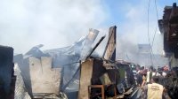 Kebakaran di Jalan Muh Tahir Makassar Hanguskan 110 Rumah, Warga Mengungsi di Masjid