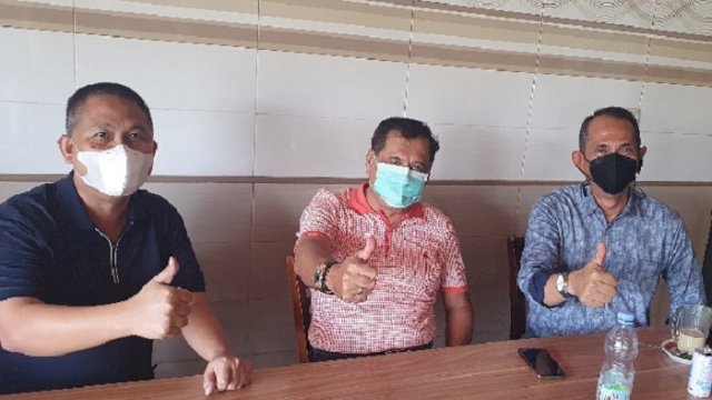 Politisi Golkar Nurdin Halid bersama Farouk M Betta dan Irwan Muin.