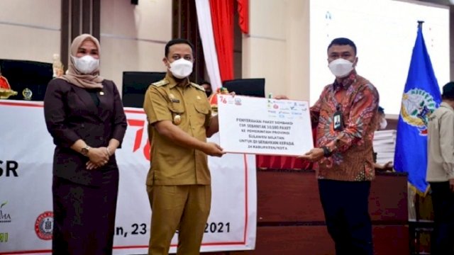10.500 Paket Sembako dari Pelaku Usaha, BUMD dan BUMN Dibagikan ke 24 Kabupaten/Kota