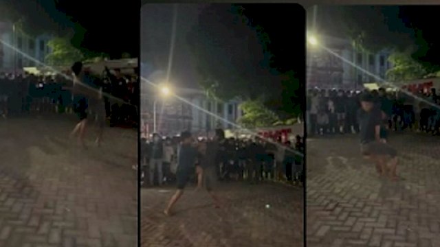 Dokumen: Tangkapan layar suasana pertarungan tangan kosong alias tarung bebas ilegal yang diduga di Kota Makassar. (int)