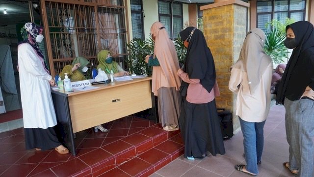 Mobile Vaccinator Layani Vaksinasi bagi Ratusan Civitas Akademika UIN Alauddin