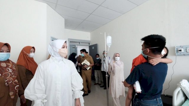 Jenguk Anak Korban Kekerasan Orang Tua, Priska Minta Batasi Jumlah Pengunjung