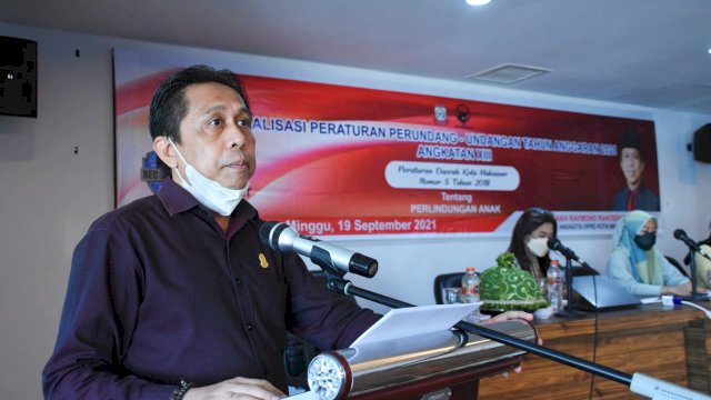 Anggota DPRD Makassar, Mesakh Raymond Rantepadang sosialisasikan Perda Perlindungan Anak, di Hotel D'Maleo, Minggu (19/9/2021).