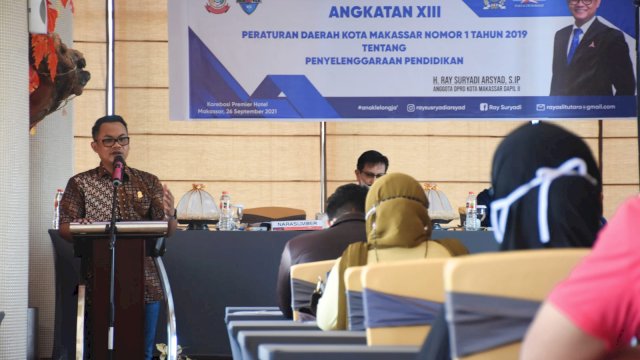 Anggota DPRD Makassar, Ray Suryadi Arsyad sosialisasikan Perda Penyelenggaraan Pendidikan, di Hotel Condotel, Minggu (26/9/2021).