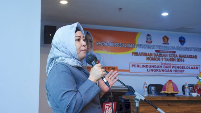 Anggota DPRD Makassar, Nunung Dasniar sosialisasikan Perda Perlindungan dan Pengelolaan Lingkungan Hidup, di Hotel D'Maleo, Senin (27/9/2021).