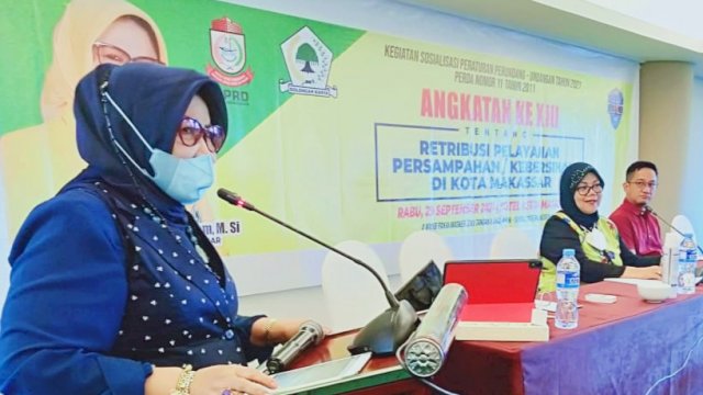 Anggota DPRD Makassar, Apiaty Amin Syam sosialisasikan Perda Retribusi Pelayanan Persampahan Kebersihan, di Hotel Aston Makassar, Rabu (29/9/2021).