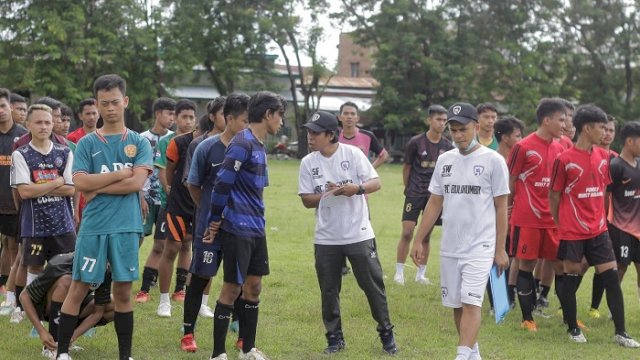 MRC Bulukumba melakukan seleksi pemain menjelang bergulirnya Liga 3, di Lapangan Ponre, Kecamatan Gantarang, Sabtu (11/9/2021).