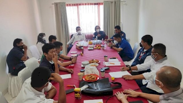 HUT ke-76, PMI Makassar Launching Website hingga Beri Penghargaan ke Pendonor Plasma