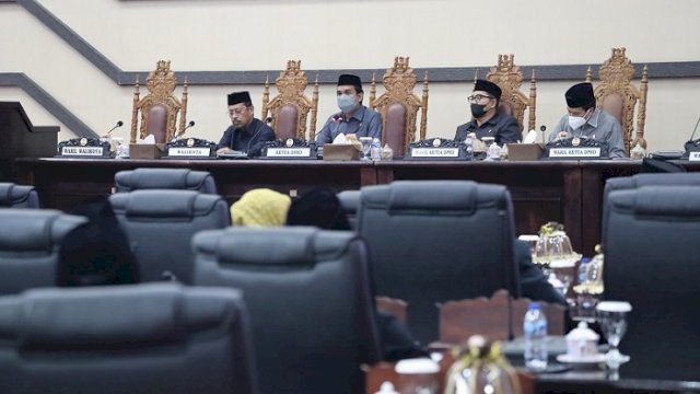 DPRD Makassar Bahas Ranperda Perlindungan Guru, Ini Tanggapan Fraksi-fraksi