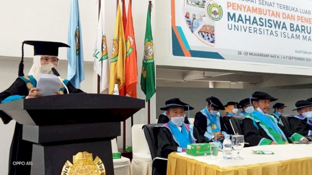 Rektor UIM Berpantun di Depan Mahasiswa Baru: Teruslah Semangat dan Pantang Menyerah
