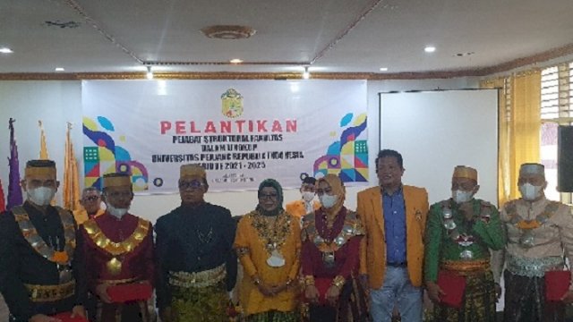 Rektor UPRI Lantik Lima Dekan, Ini Nama-namanya