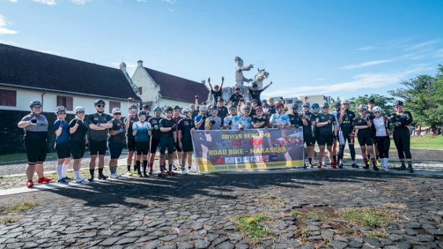 Tujuh Komunitas Sepeda Road Bike Makassar Gowes Bareng