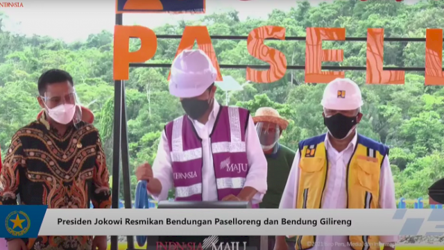 Presiden Joko Widodo meresmikan Bendungan Paselloreng dan Bendung Gilireng, di Kabupaten Wajo, Sulawesi Selatan, Kamis (9/9/2021). (Sumber: Tangkapan Layar YouTube Sekretariat Presiden)