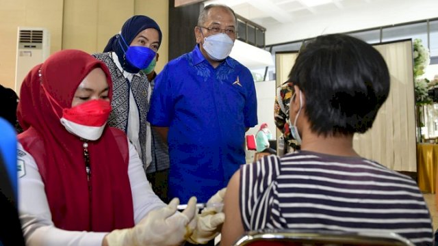 Siapkan 1000 Vaksin, Aliyah Mustika Ilham dan LMP Sulsel Gelar Vaksinasi di Balai Prajurit