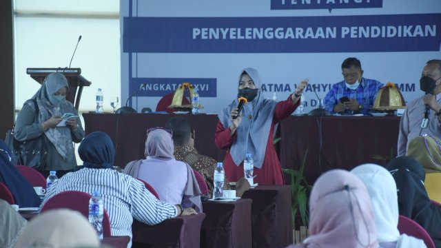 Ketua Fraksi Demokrat DPRD Makassar, Fatma Wahyuddin sosialisasikan Perda Penyelenggaraan Pendidikan, di Hotel Aston, Sabtu (16/10/2021).