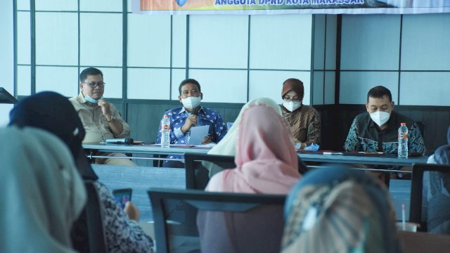 Anggota DPRD Makassar, Nasir Rurung sosialisasikan Perda Pelayanan Perizinan Tertentu, di Hotel Teraskita, Kamis (21/10/2021).