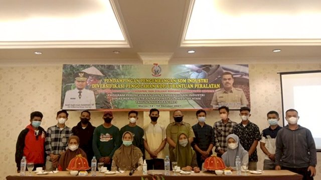 Disperin Sulsel Beri Pendampingan dan Bantuan Alat Produksi Kopi IKM di Maros