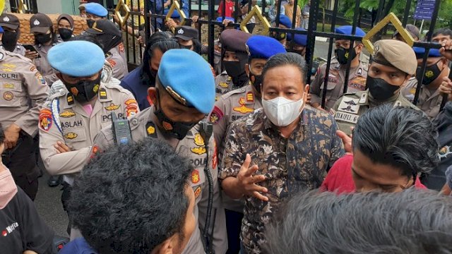 Anggota Dewan Reses, Plt Sekretaris DPRD Makassar Terima Aspirasi Mahasiswa